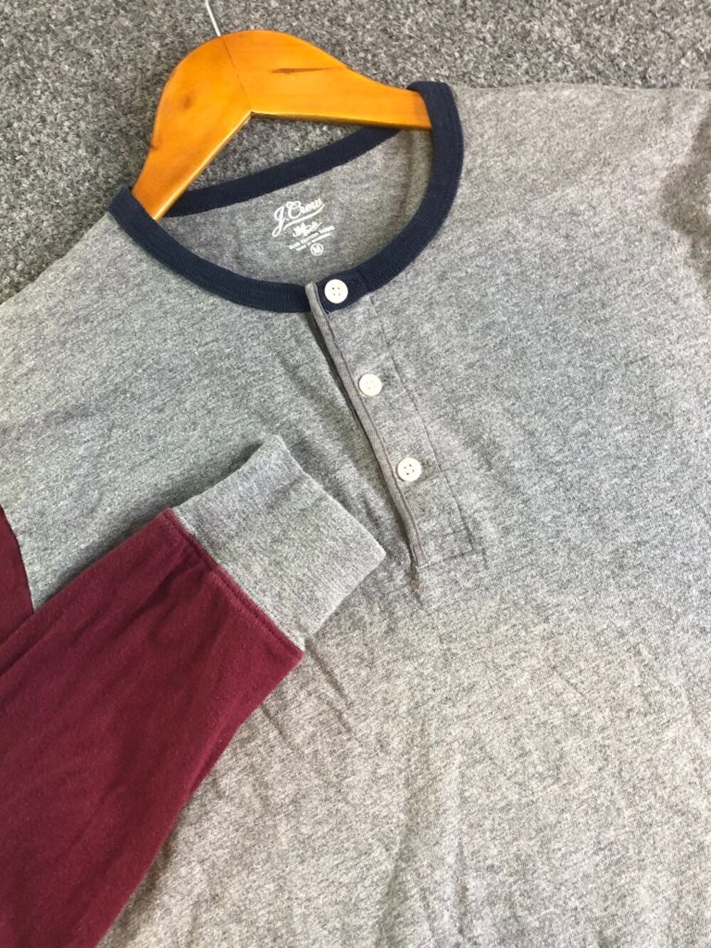 J Crew Shirt Mens Medium Red Gray Slub 100% Cotton Long Sleeve Raglan Henley
